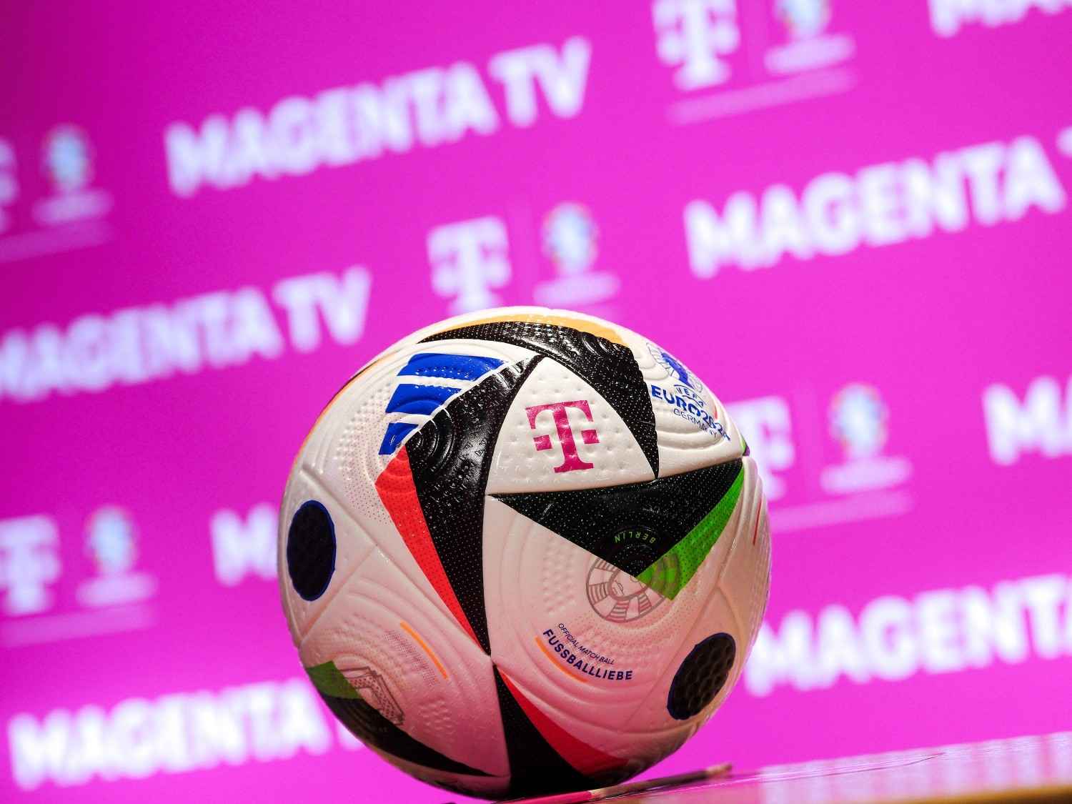 TV Fußball-WM: MagentaTV zeigt alle Spiele mit Dolby Vision und Dolby Atmos - News, Bild 1