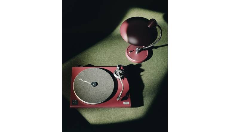 HiFi Kooperation mit Fritz Hansen: Technics präsentiert limitierte Edition des SL-40CBT Plattenspielers - News, Bild 1