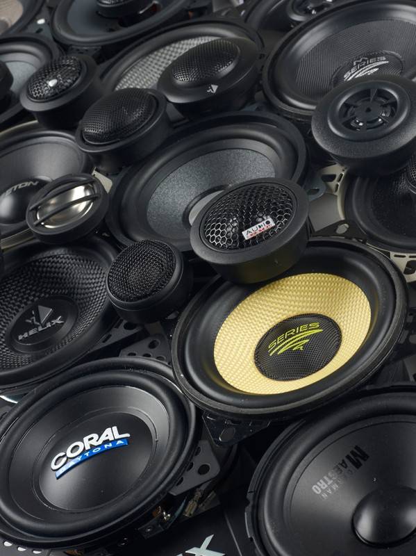 Car-HiFi-Lautsprecher 10cm: 10er-Systeme f&uuml;r Einsteiger und Aufsteiger im Test, Bild 1